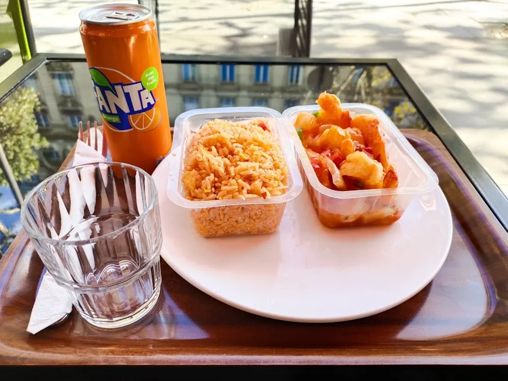 Riz Thai Et Crevette Sauce Piquante